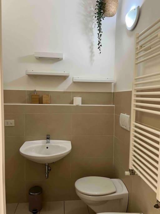 Tarra Place Milan Extérieur photo